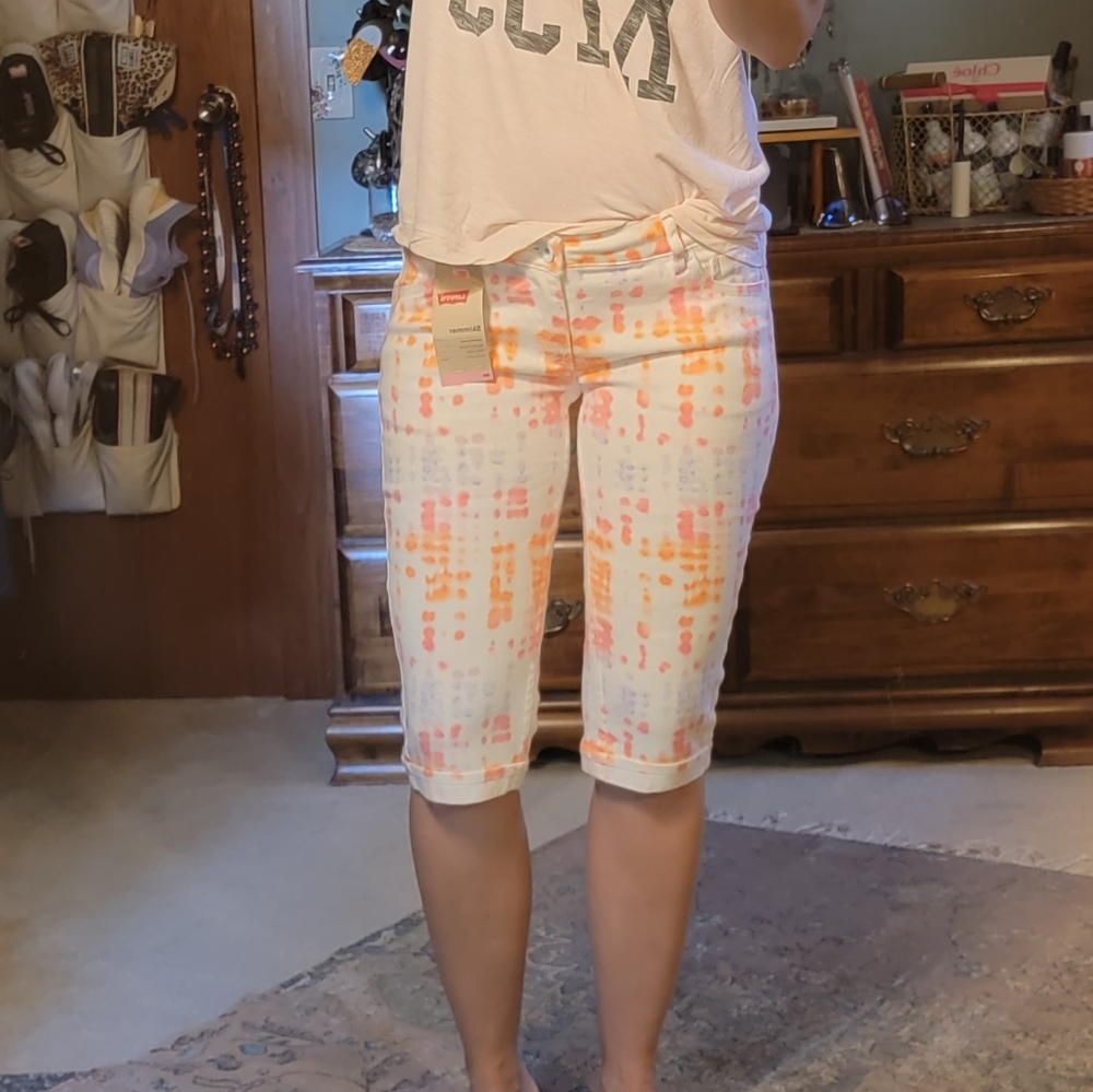 Levi's Girls Tie-Dye Skimmer Shorts!